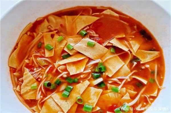 西红柿炖豆皮